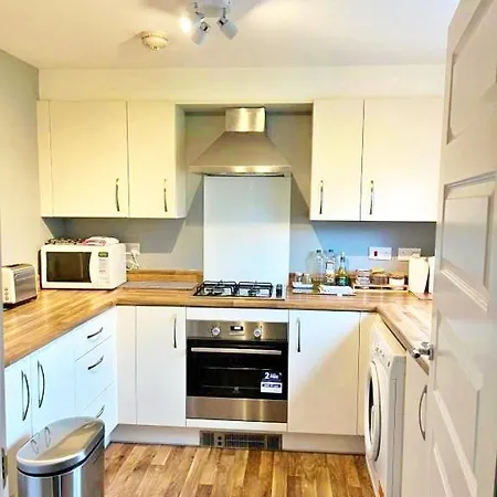 Newbuild - 3 Bedrooms, 2 Baths,5 Mins From Airport Edimburgo Esterno foto