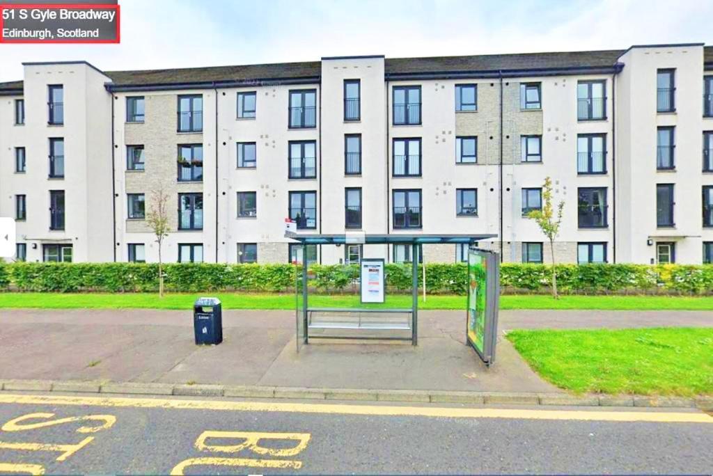 Casa vacanze Newbuild - 3 Bedrooms, 2 Baths,5 Mins From Airport Edimburgo