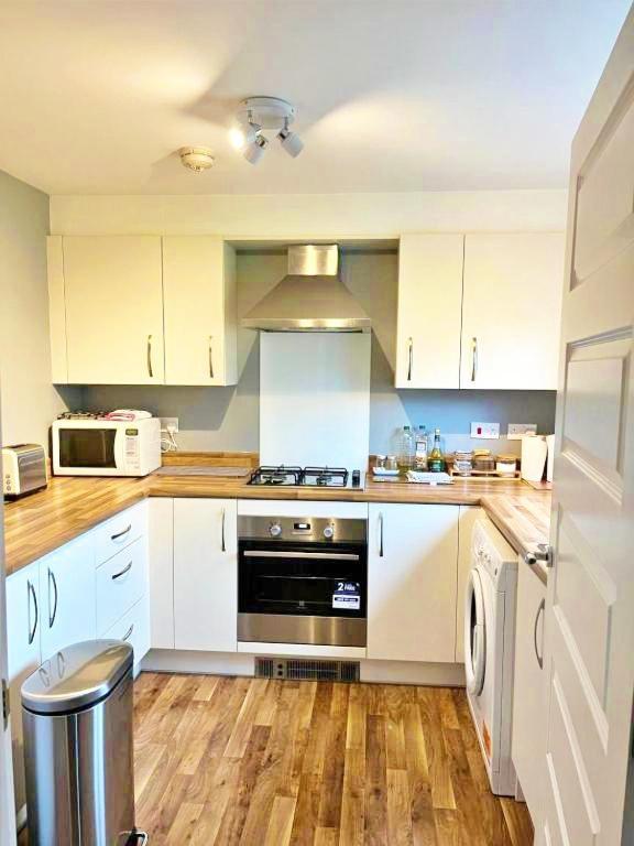 Newbuild - 3 Bedrooms, 2 Baths,5 Mins From Airport Casa vacanze Edimburgo